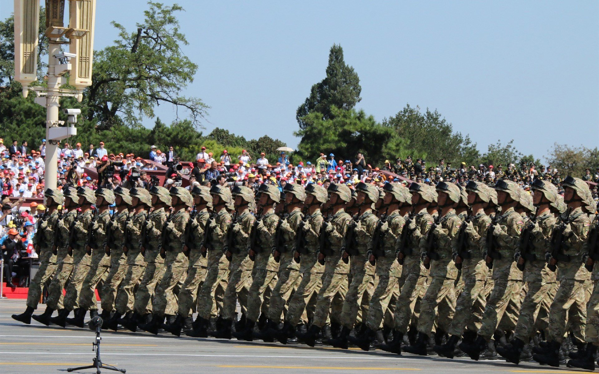 万乐天女子50米仰泳决赛强势出击,万乐天获女子50米仰泳季军