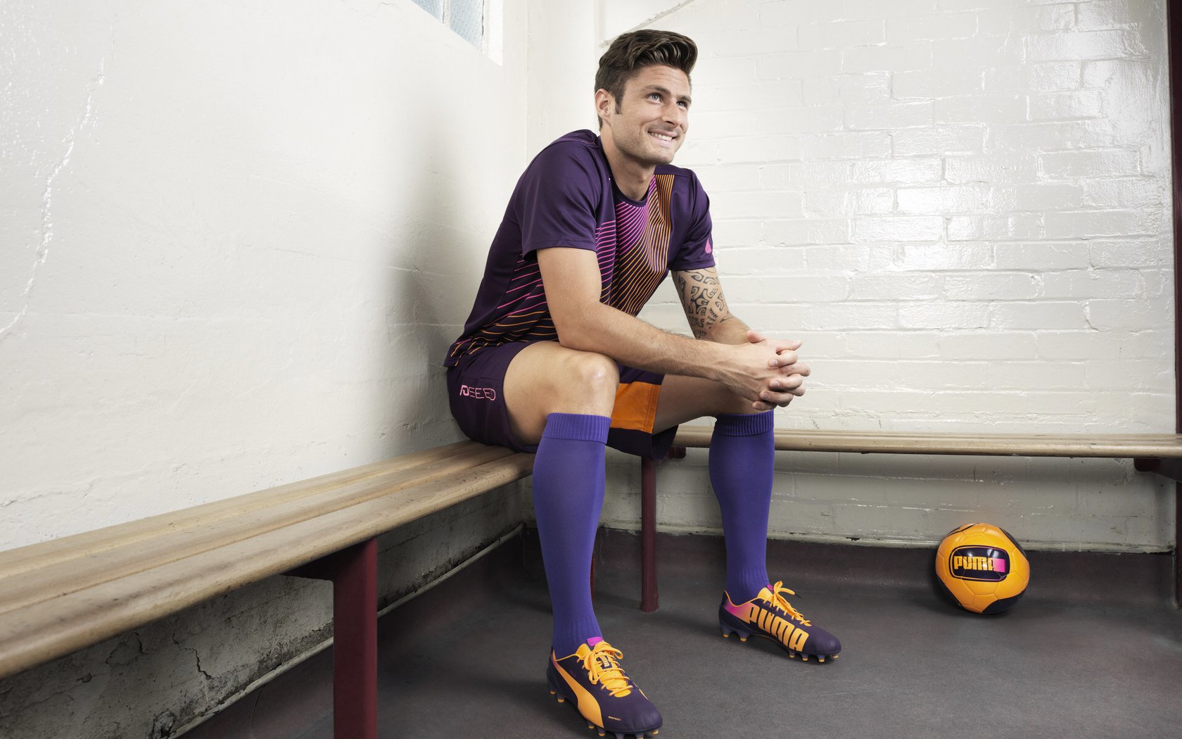 克莱尔稳扎稳打 展现自由泳长项实力,克莱尔jmb