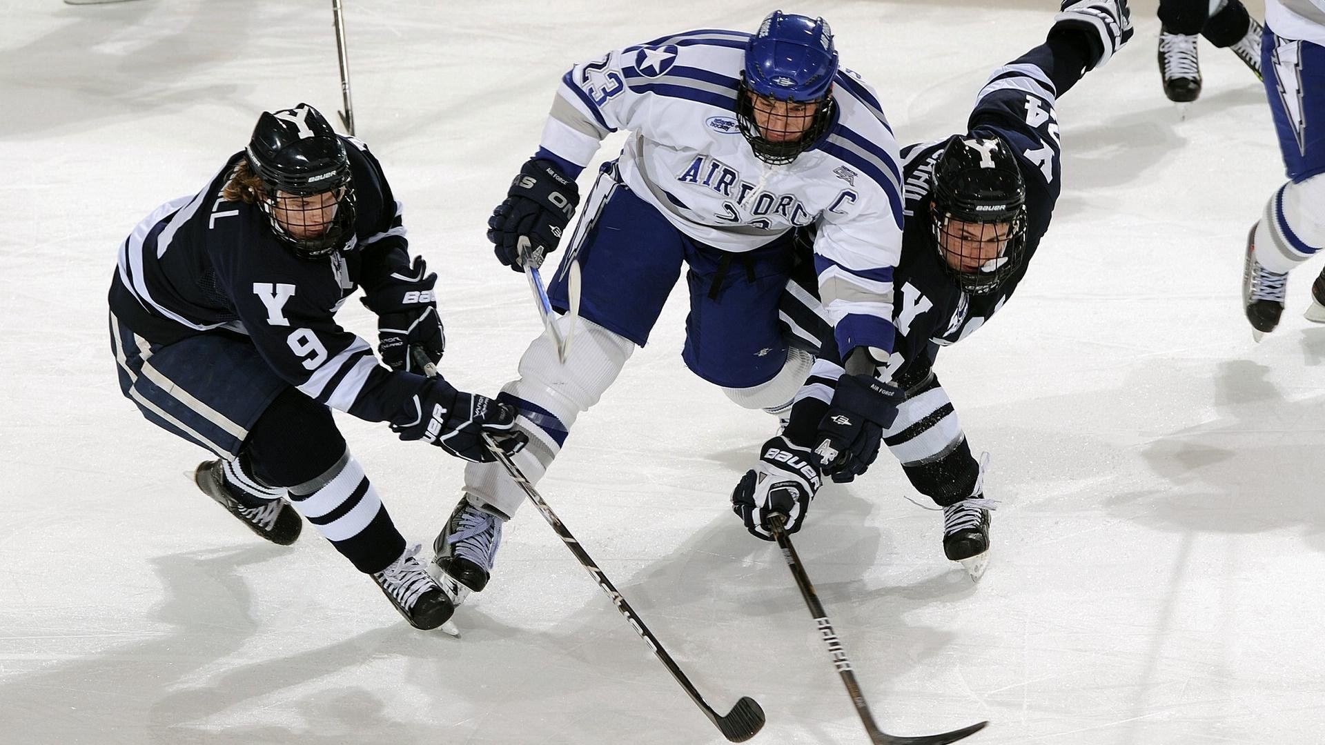 世界杯八强：法国3比2险胜德国 新老对决中高效进攻压倒传统稳守